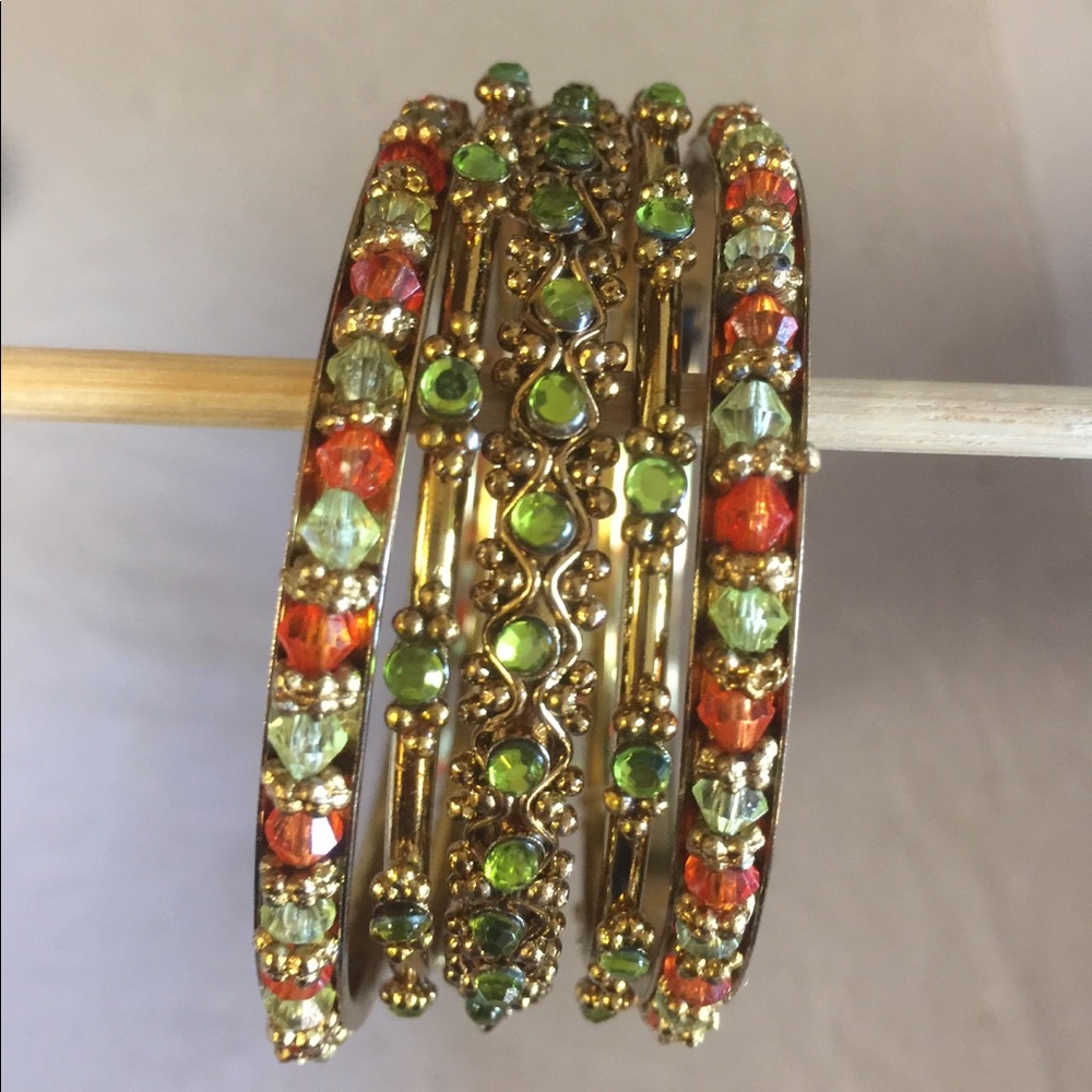 🤩SOLD🤩 Bangles set with dangling charms